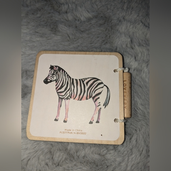 Lovevery wooden book - Picture 5 of 5